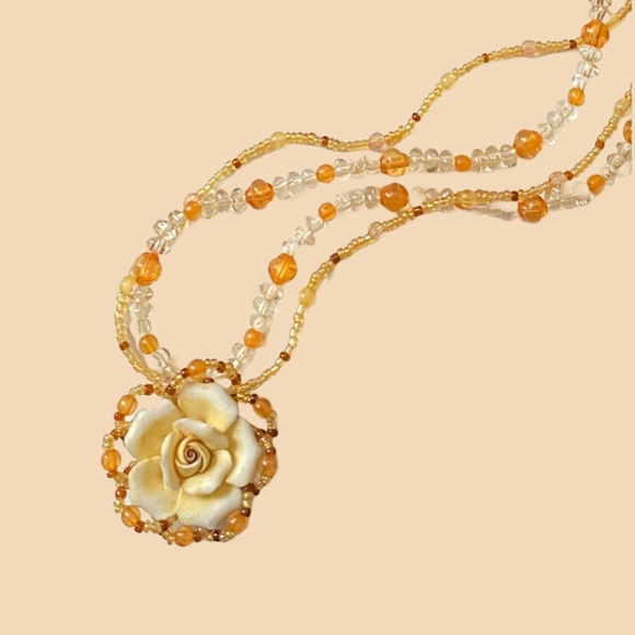 Sculpted Rose Beaded Necklace - Picture 6 of 7